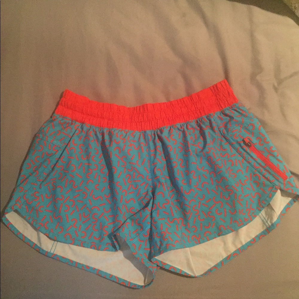 Lululemon Seawheeze 2015  Tracker Short. Size 12